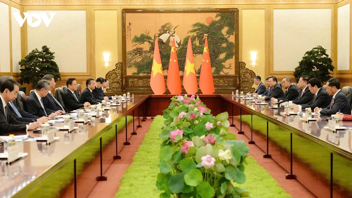 Vietnam and China agree to boost strategic transport connectivity